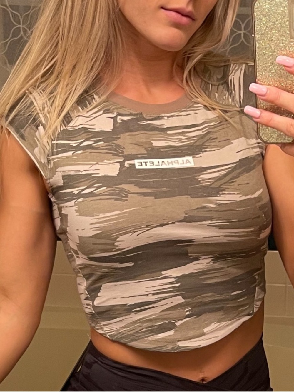 Alphalete Camo Cropped mesh back top - Picture 2 of 6